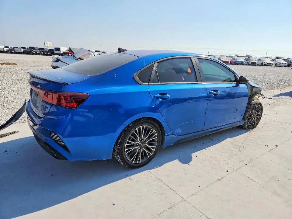 2024 KIA FORTE GT LINE  