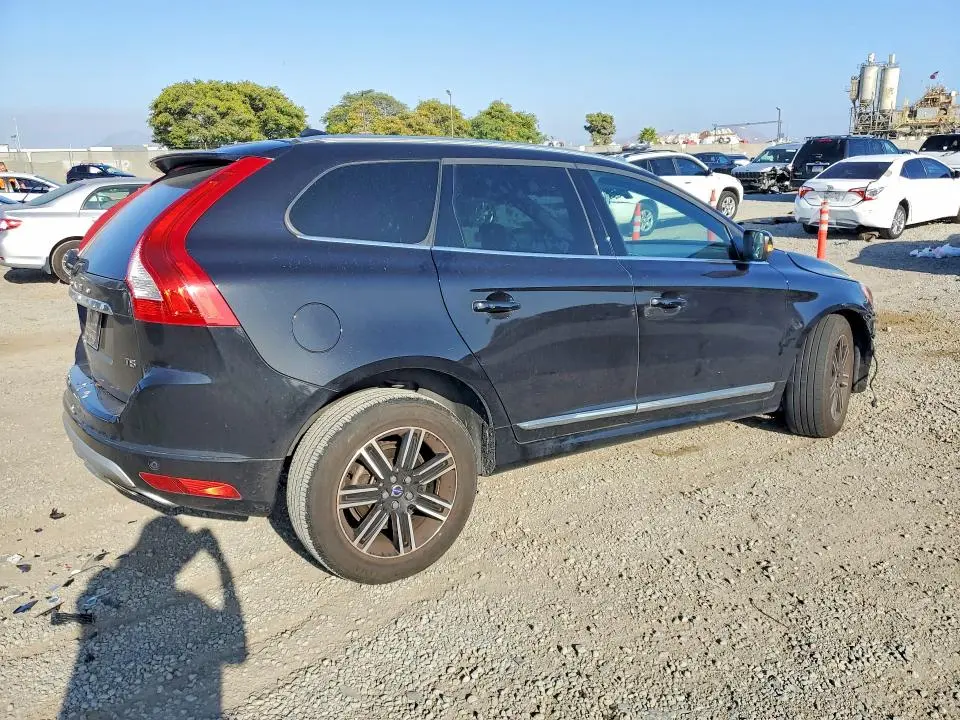2017 VOLVO XC60 T5 DYNAMIC  