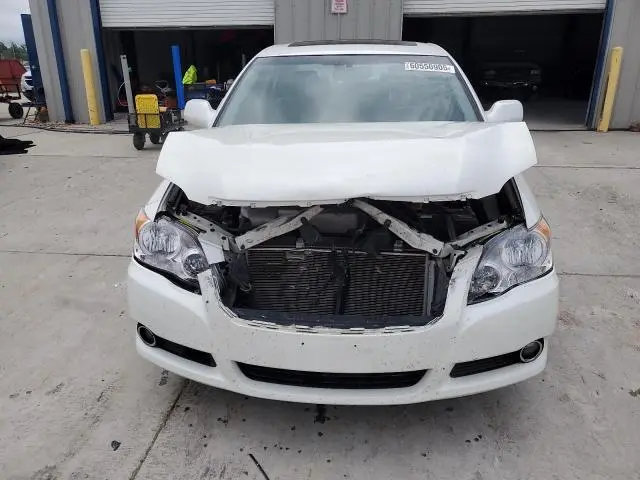2010 TOYOTA AVALON XL  