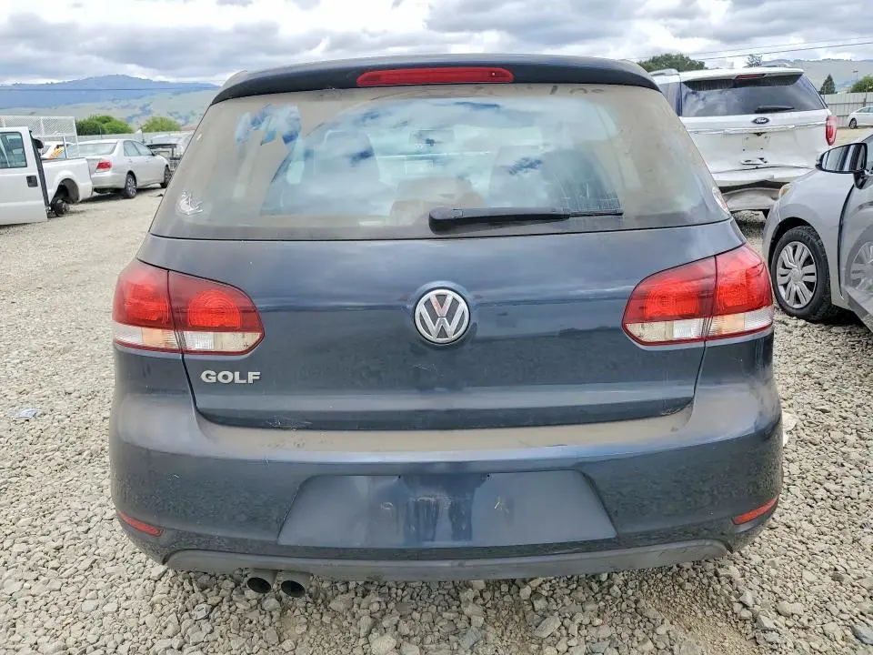 2010 VOLKSWAGEN GOLF   