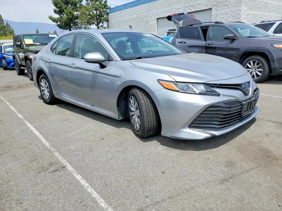 2019 TOYOTA CAMRY LE  