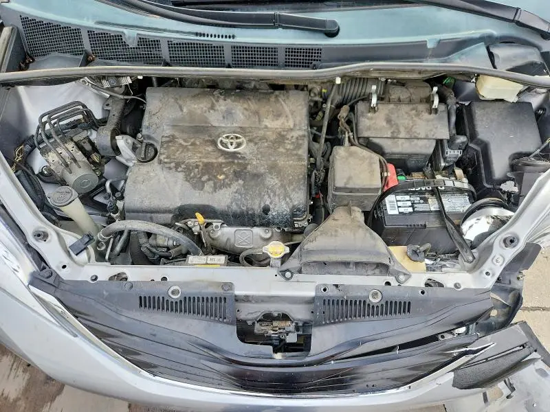 2014 TOYOTA SIENNA LE  