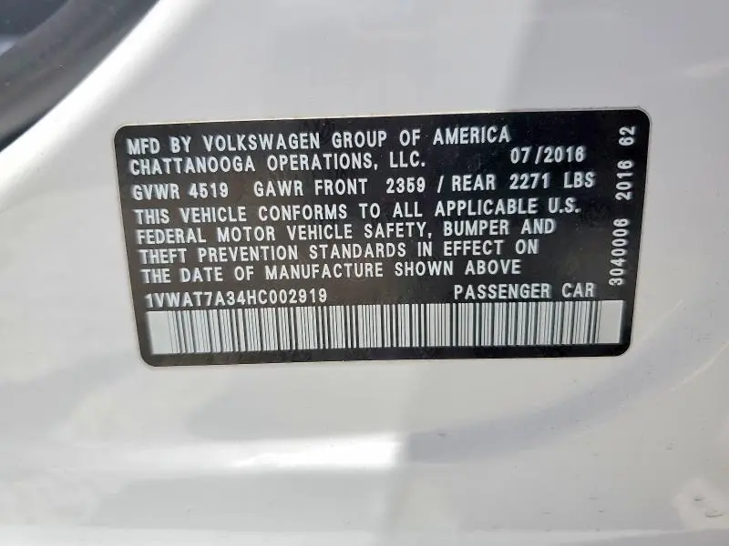 2017 VOLKSWAGEN PASSAT S  