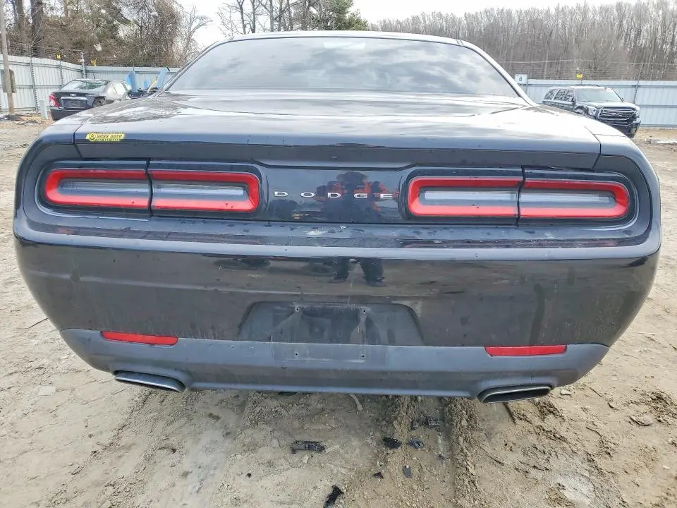 2016 DODGE CHALLENGER SXT  