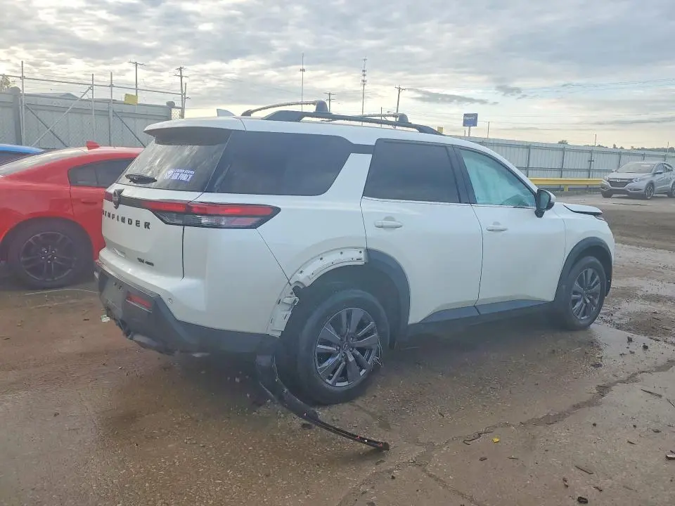 2023 NISSAN PATHFINDER SV  