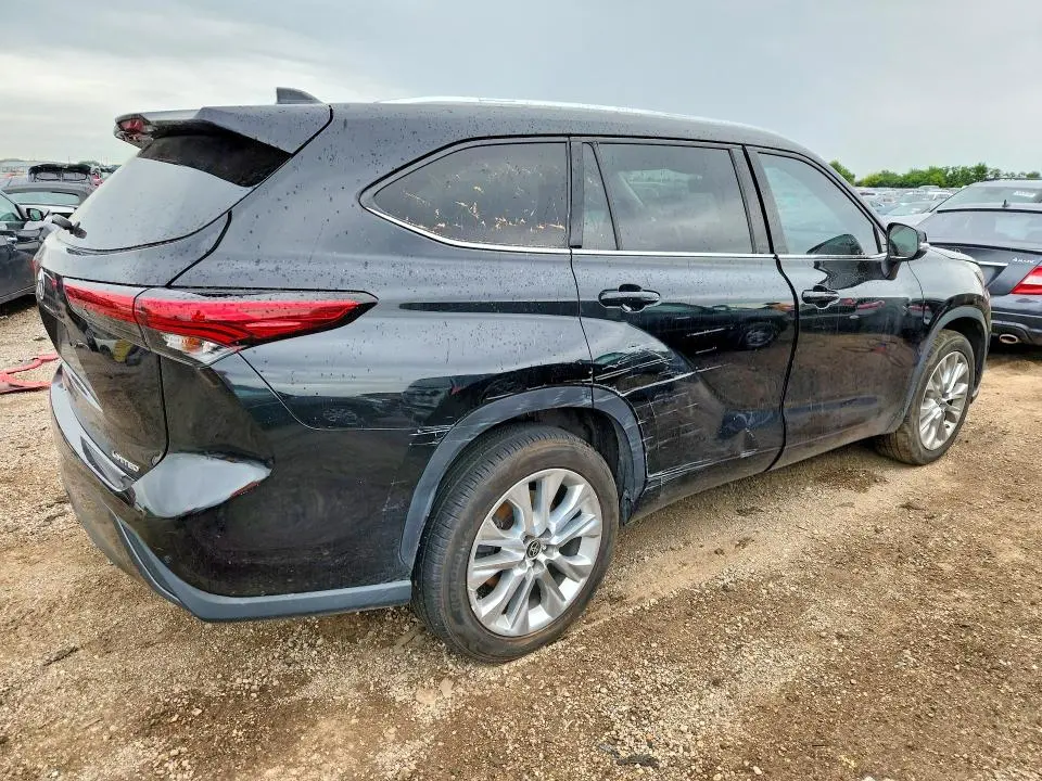 2022 TOYOTA HIGHLANDER LIMITED  