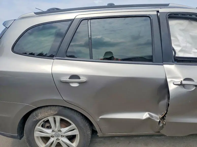 2011 HYUNDAI SANTA FE SE  