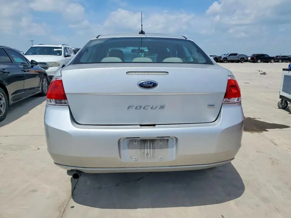 2010 FORD FOCUS SE  