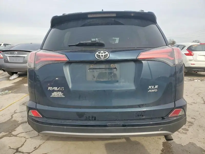 2017 TOYOTA RAV4 XLE  