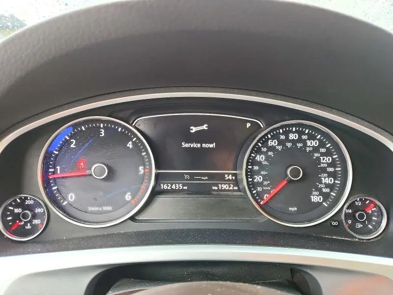 2014 VOLKSWAGEN TOUAREG V6 TDI  