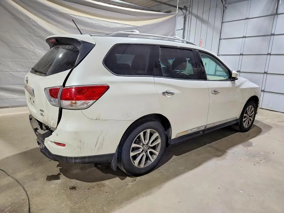2016 NISSAN PATHFINDER SL  