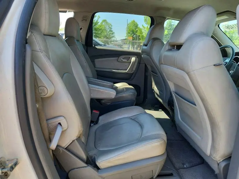 2011 CHEVROLET TRAVERSE LT  