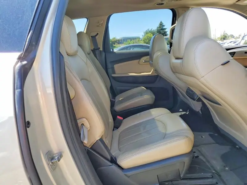 2010 CHEVROLET TRAVERSE LTZ  