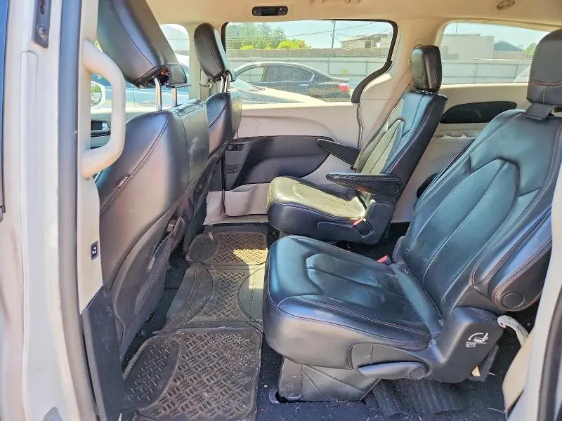 2017 CHRYSLER PACIFICA TOURING L  