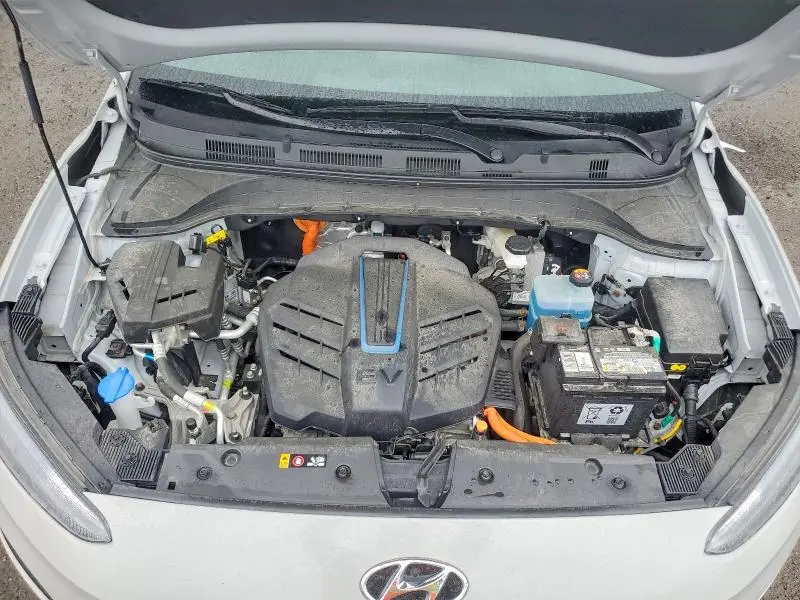 2023 HYUNDAI KONA SE  