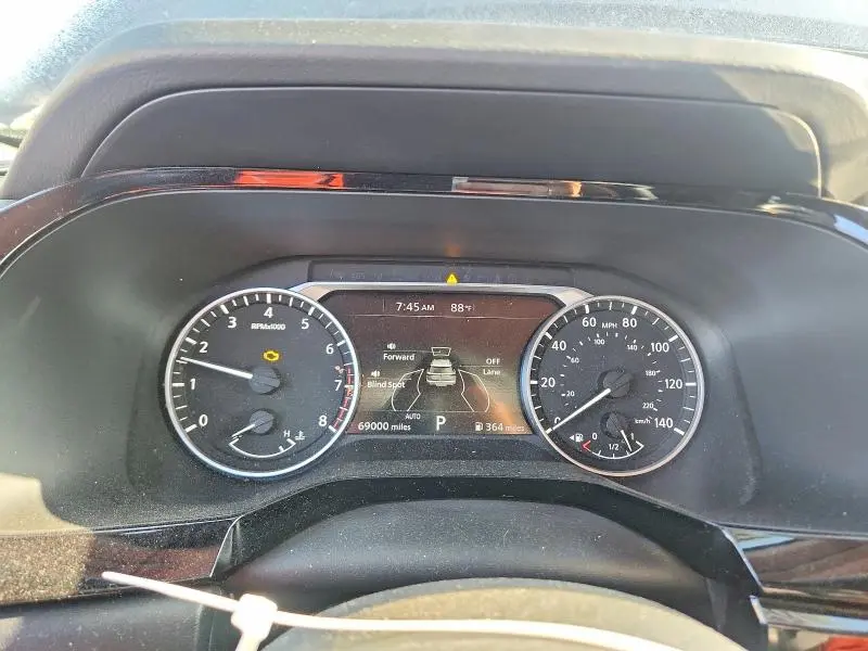 2022 NISSAN PATHFINDER SV  
