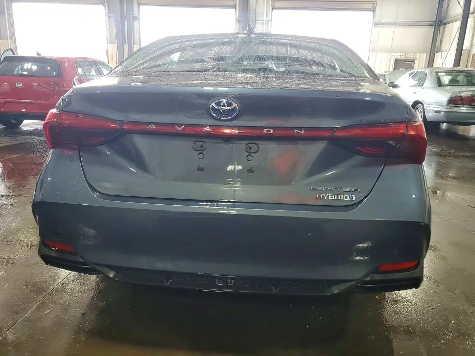 2022 TOYOTA AVALON LIMITED  