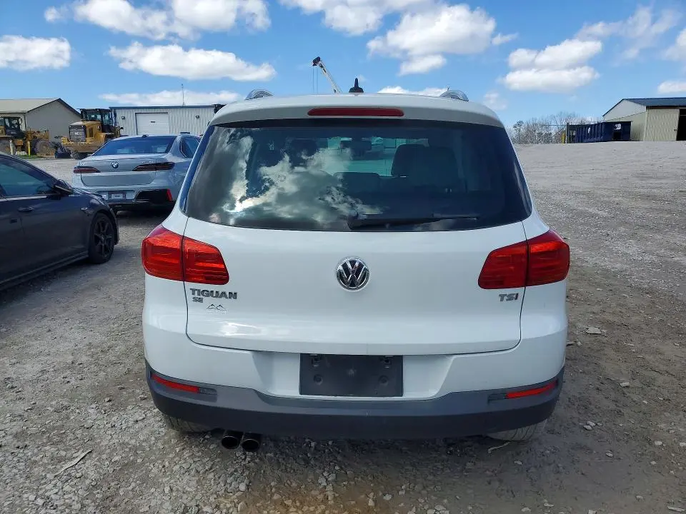 2016 VOLKSWAGEN TIGUAN S  