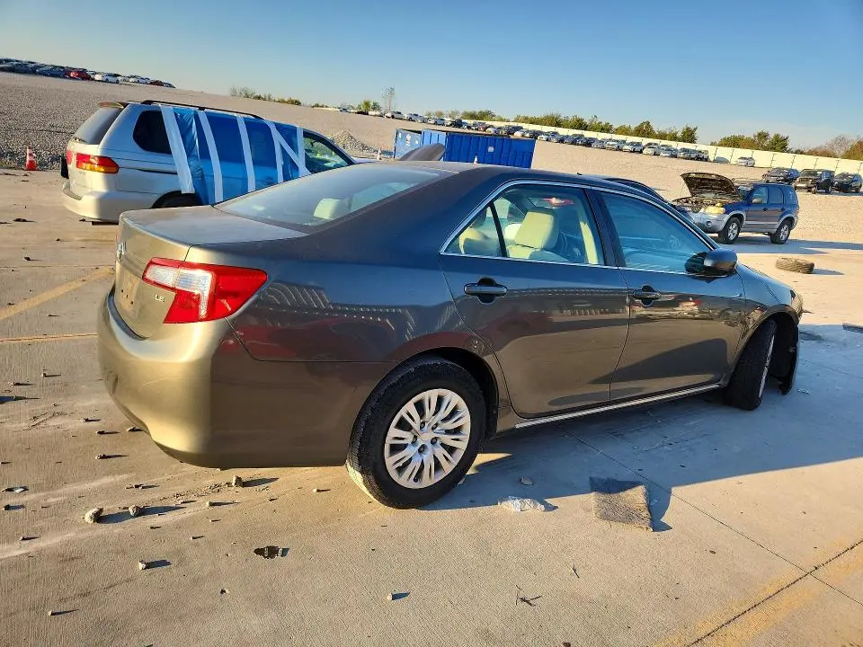 2014 TOYOTA CAMRY LE  