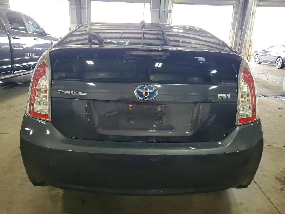 2015 TOYOTA PRIUS THREE  
