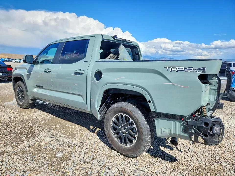 2025 TOYOTA TUNDRA SR5  
