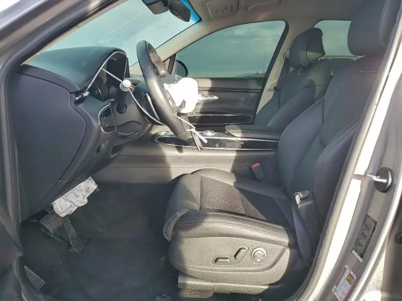 2025 GENESIS GV70 BASE  