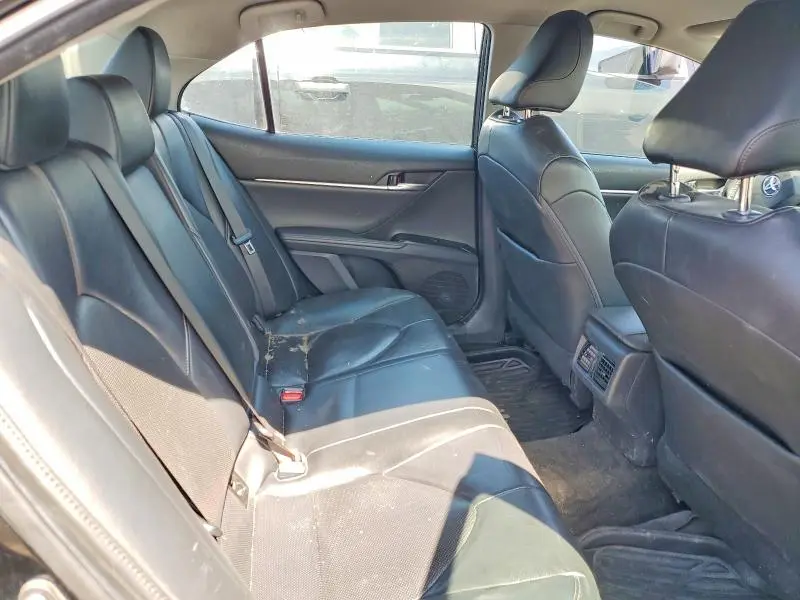 2020 TOYOTA CAMRY XLE  