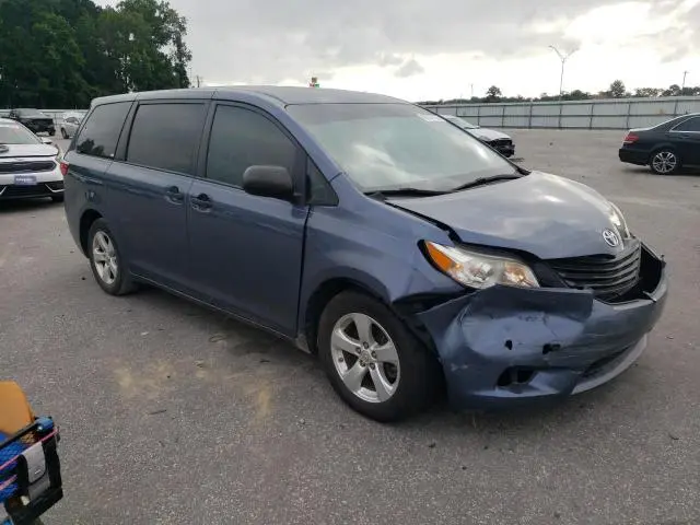 2016 TOYOTA SIENNA   