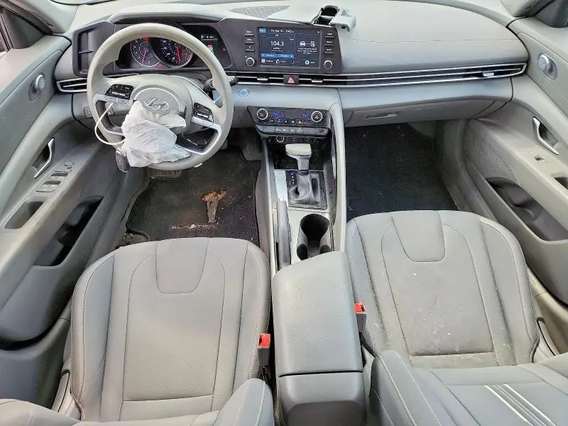 2022 HYUNDAI ELANTRA SEL  