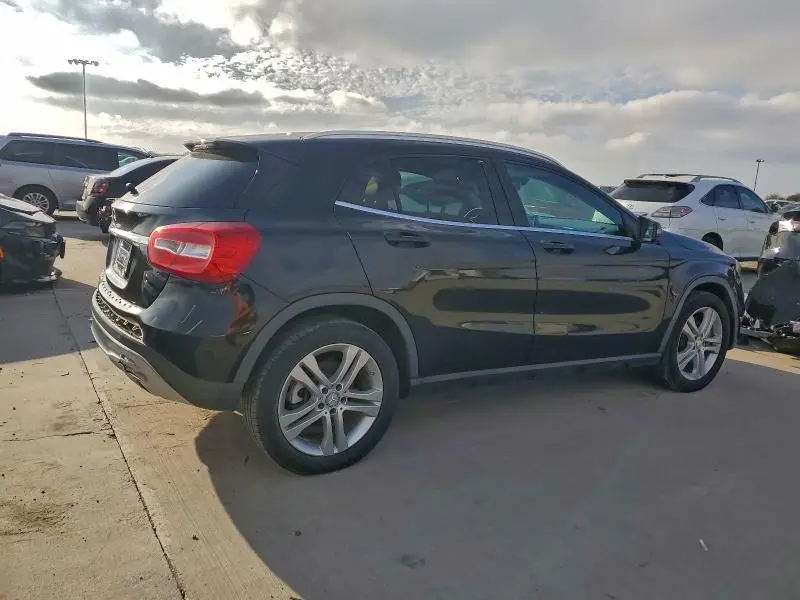 2015 MERCEDES-BENZ GLA 250  