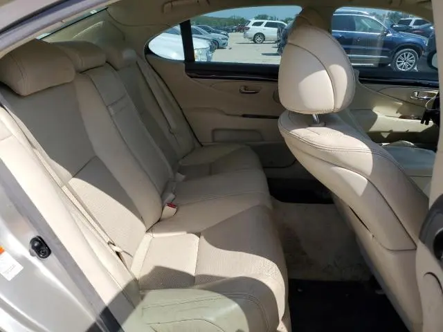 2016 LEXUS LS 460  