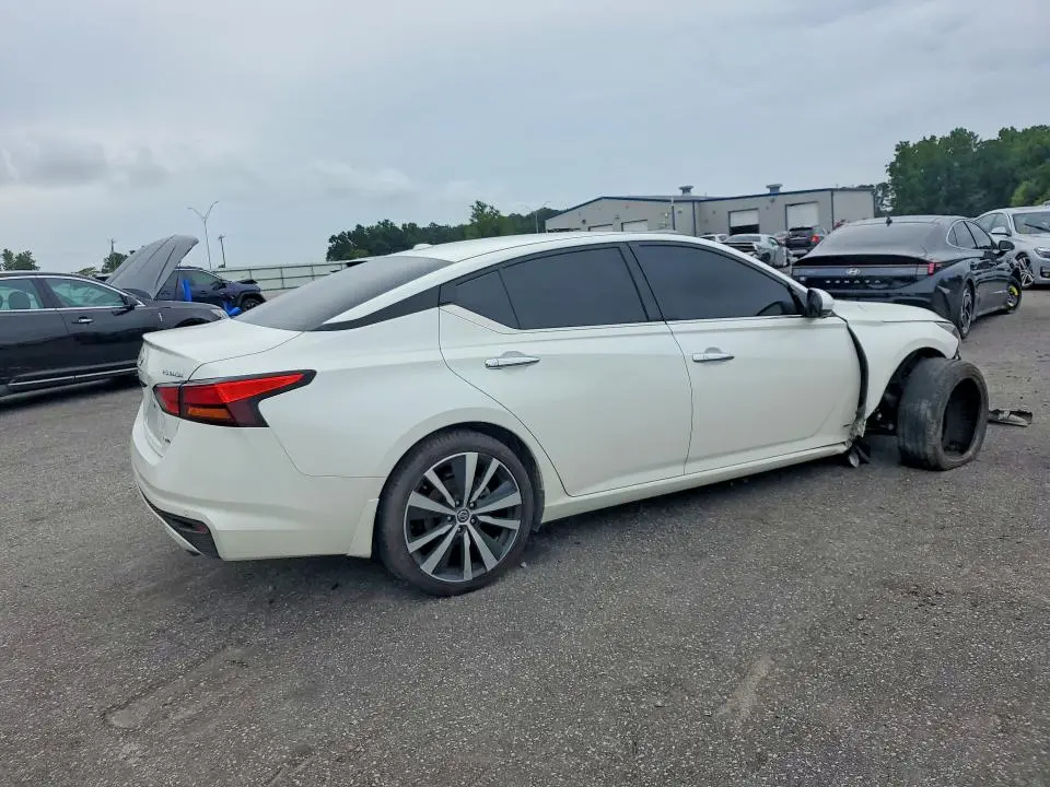 2019 NISSAN ALTIMA PLATINUM  