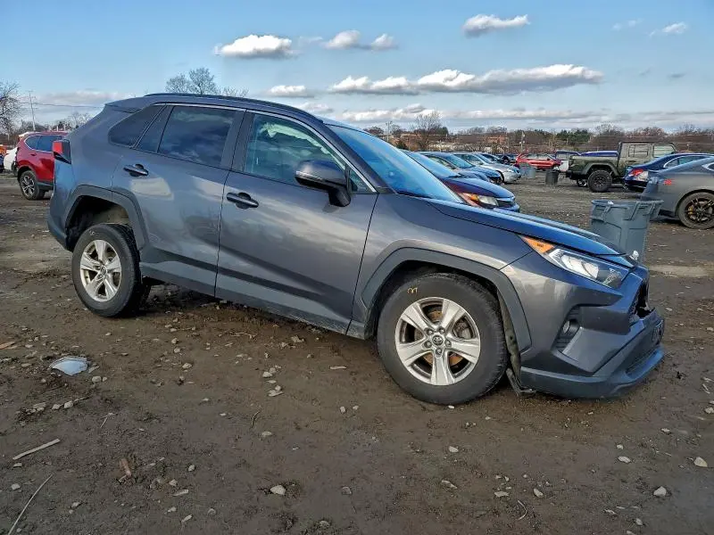 2021 TOYOTA RAV4 XLE  