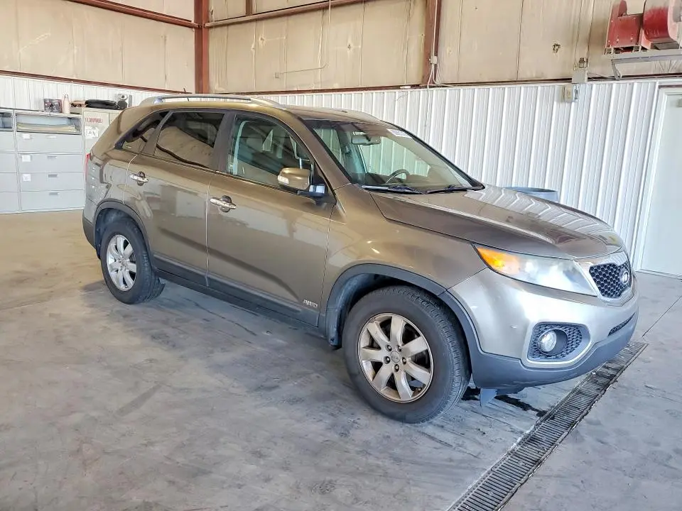 2013 KIA SORENTO LX  