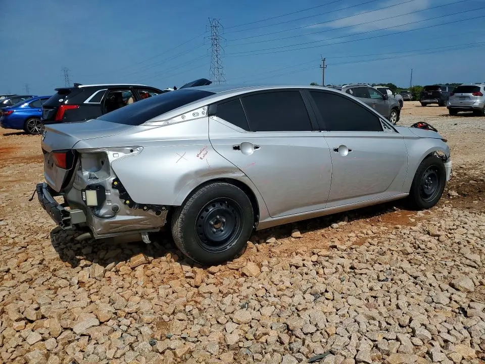 2024 NISSAN ALTIMA S  
