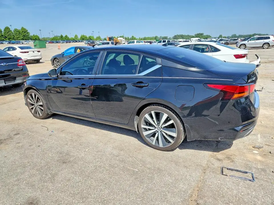 2022 NISSAN ALTIMA SR  