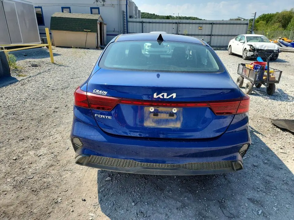 2024 KIA FORTE LXS  