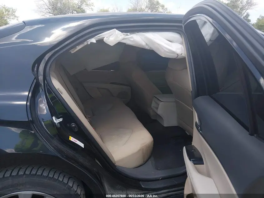 2018 TOYOTA CAMRY LE