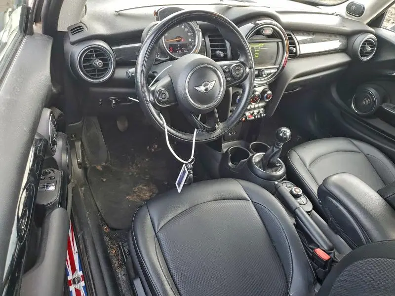 2018 MINI COOPER   
