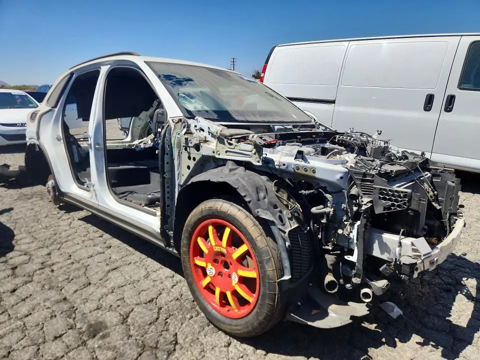 2024 PORSCHE CAYENNE   