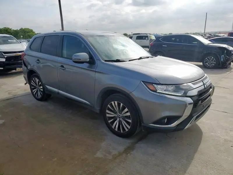2019 MITSUBISHI OUTLANDER SE  