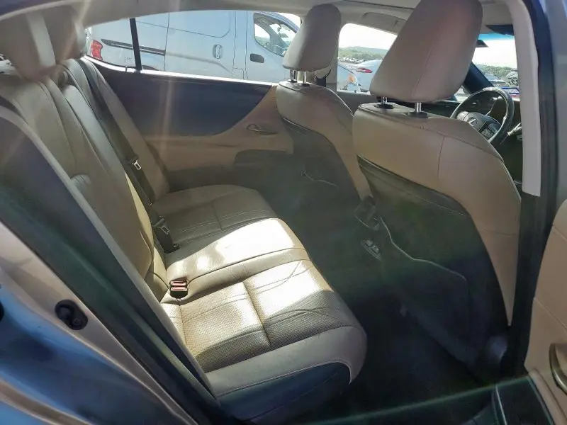 2019 LEXUS ES 300H  