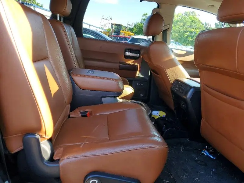 2011 TOYOTA SEQUOIA PLATINUM  