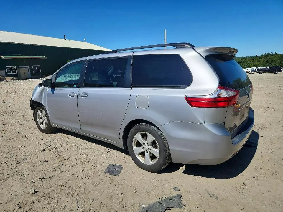 2015 TOYOTA SIENNA LE  
