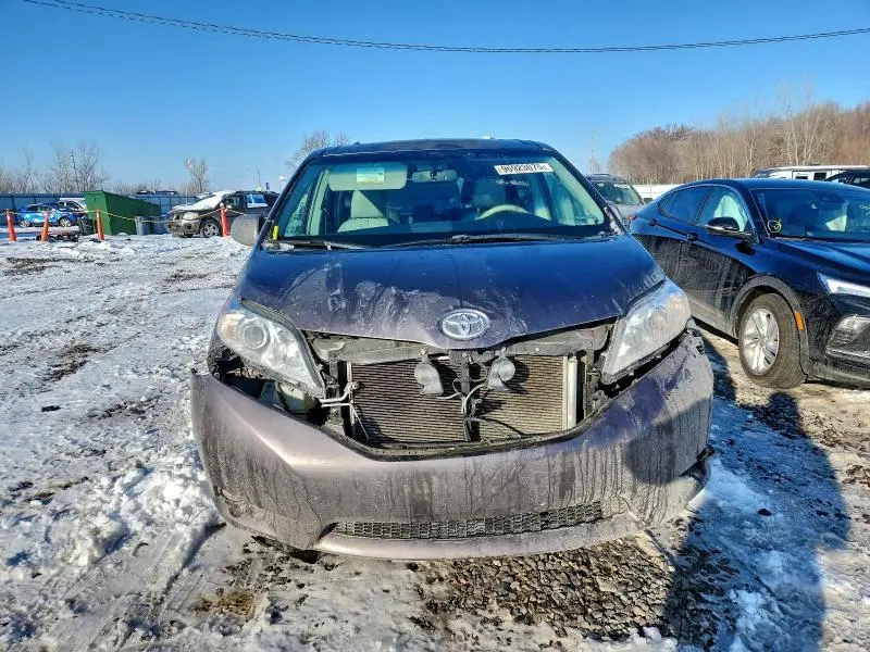 2011 TOYOTA SIENNA XLE  