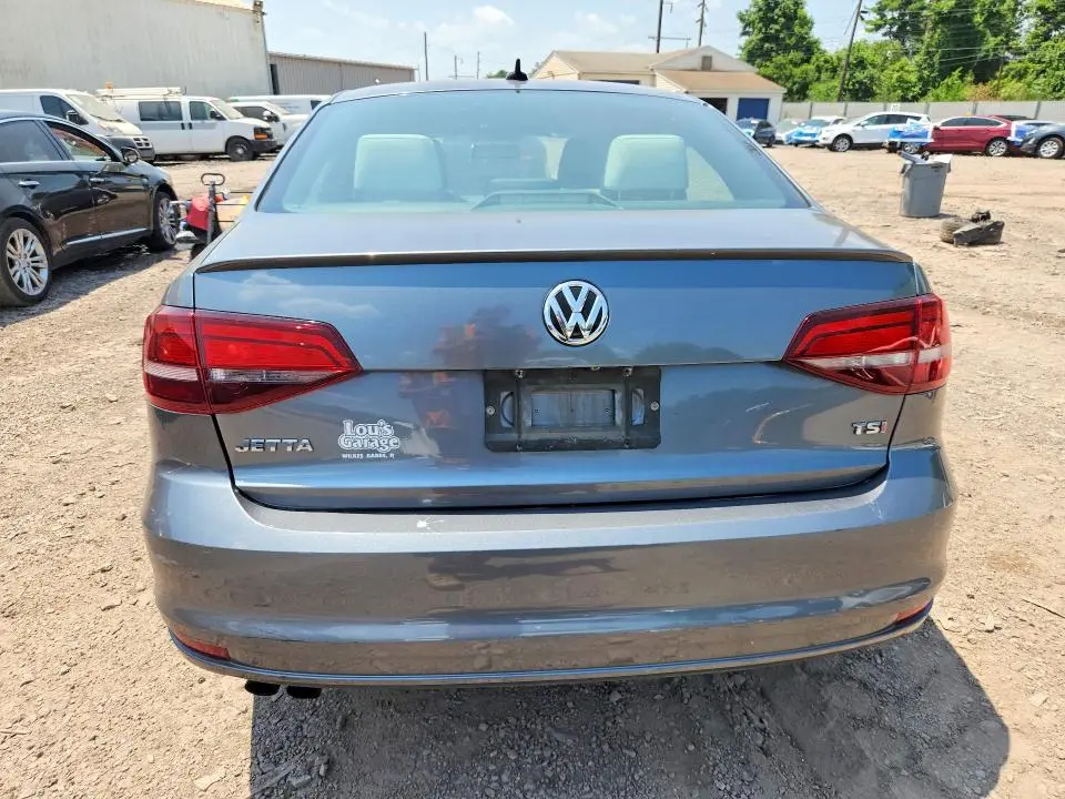 2016 VOLKSWAGEN JETTA SPORT  