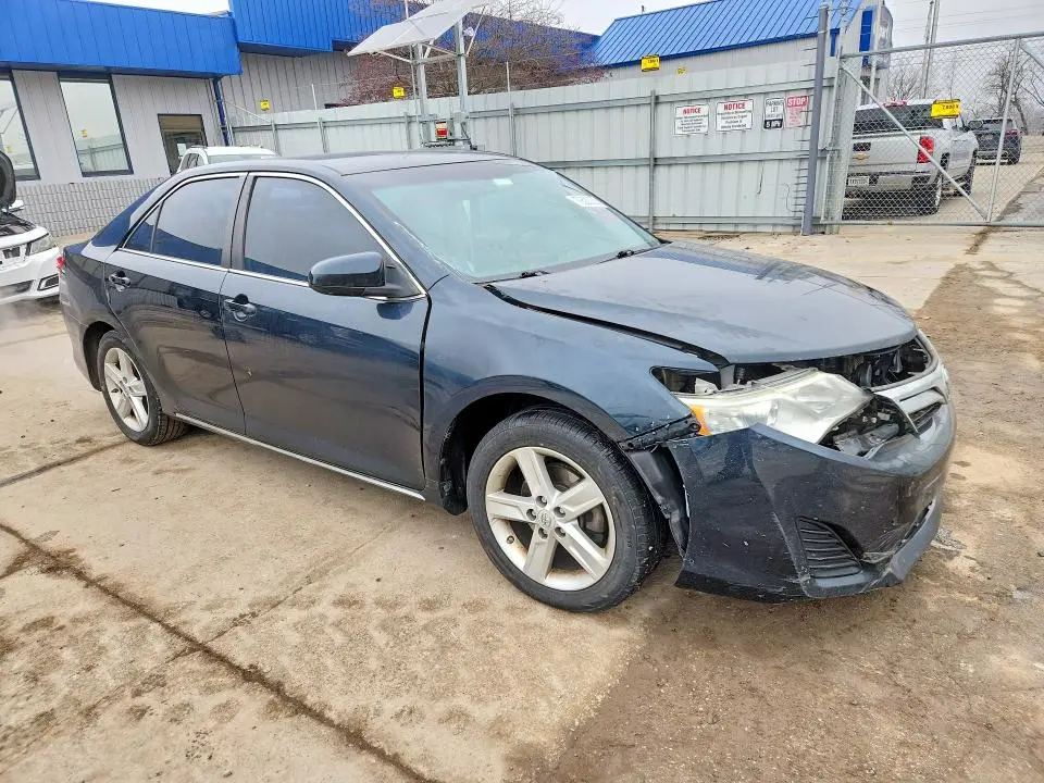 2014 TOYOTA CAMRY LE  