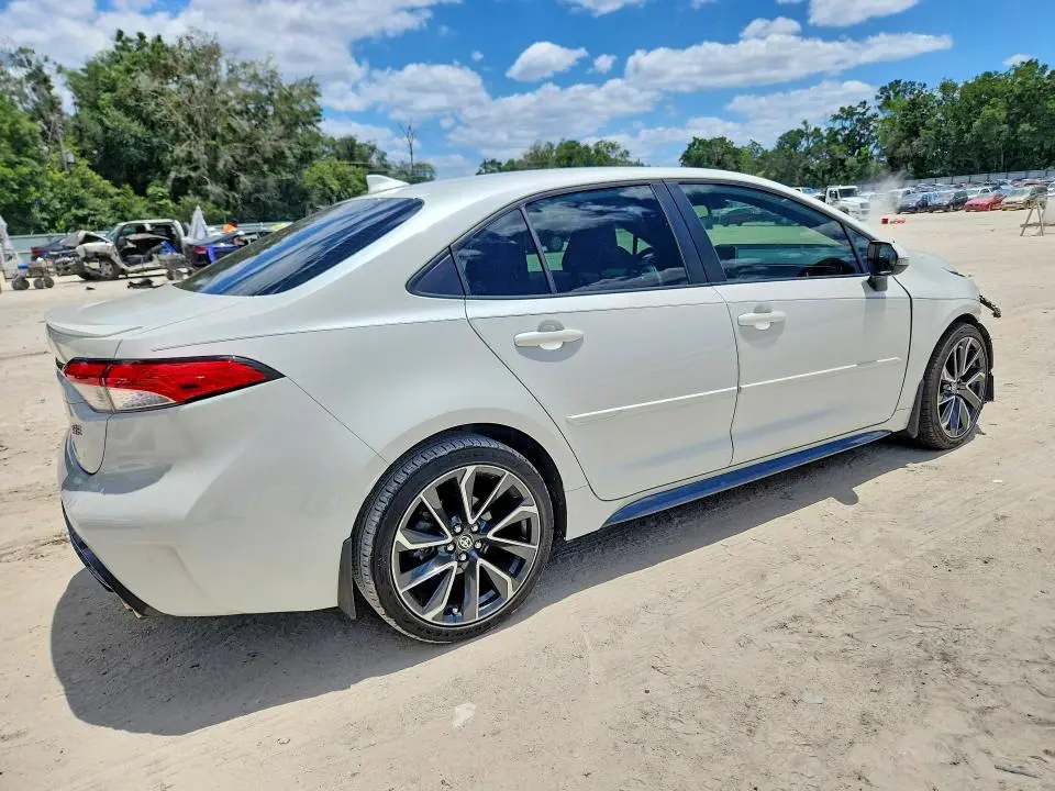 2021 TOYOTA COROLLA SE  
