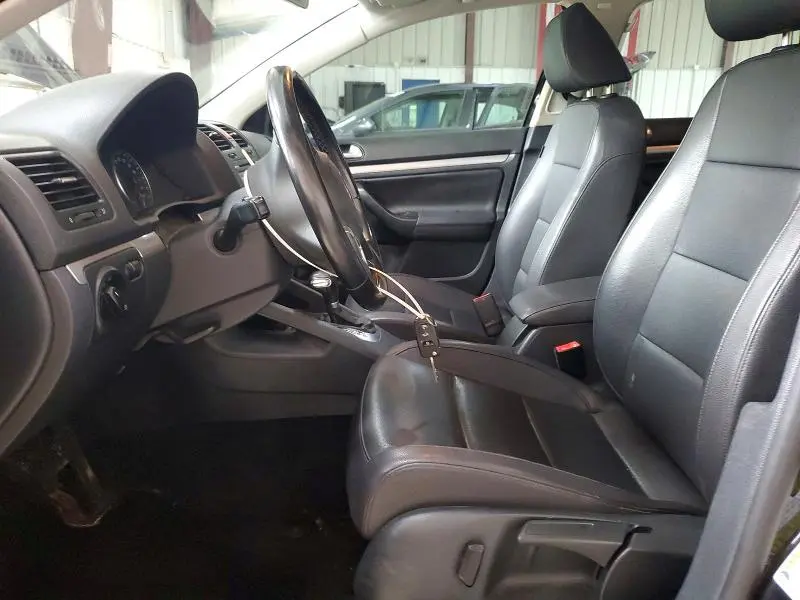 2010 VOLKSWAGEN JETTA SE  