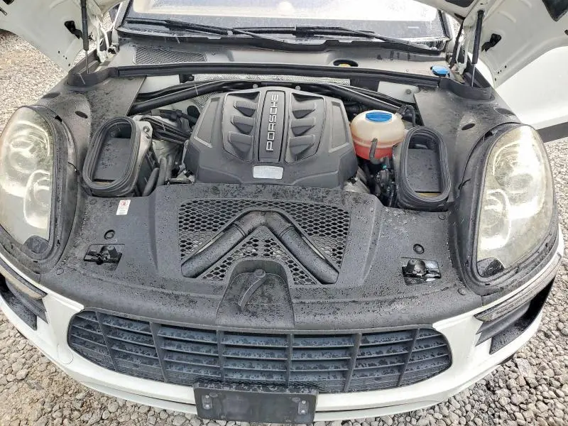 2015 PORSCHE MACAN S  